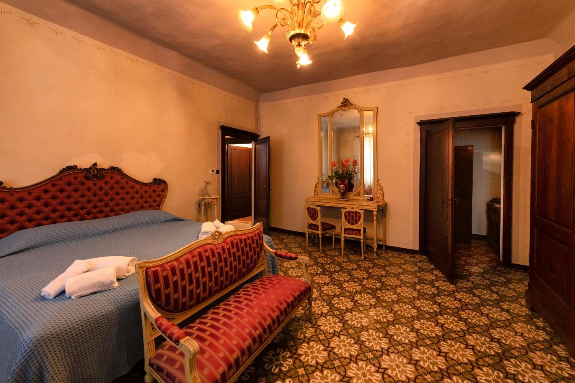 Bed and Breakfast Il Palazzo Del Cardinale à Montalcino Extérieur photo