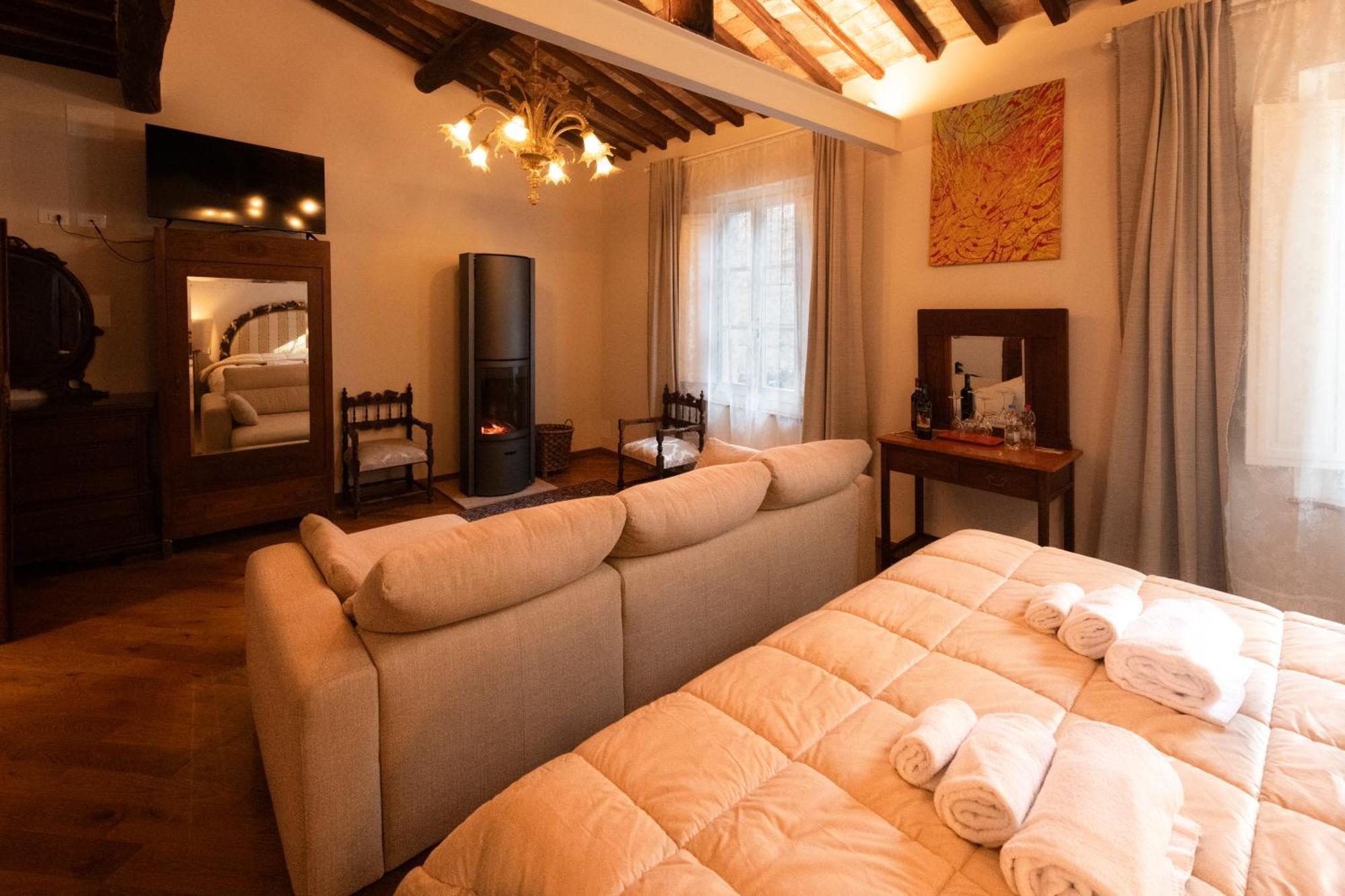 Bed and Breakfast Il Palazzo Del Cardinale à Montalcino Extérieur photo