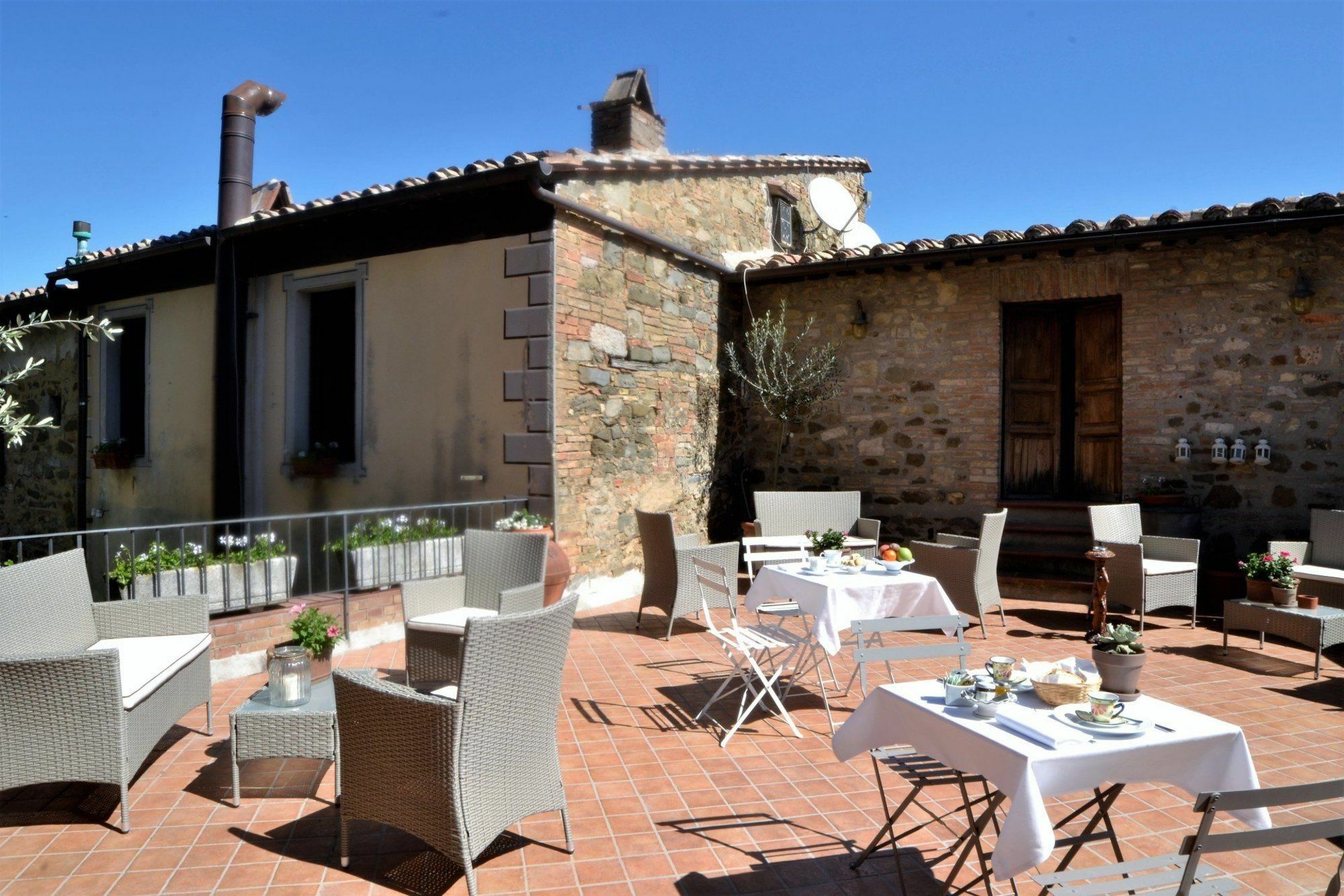 Bed and Breakfast Il Palazzo Del Cardinale à Montalcino Extérieur photo