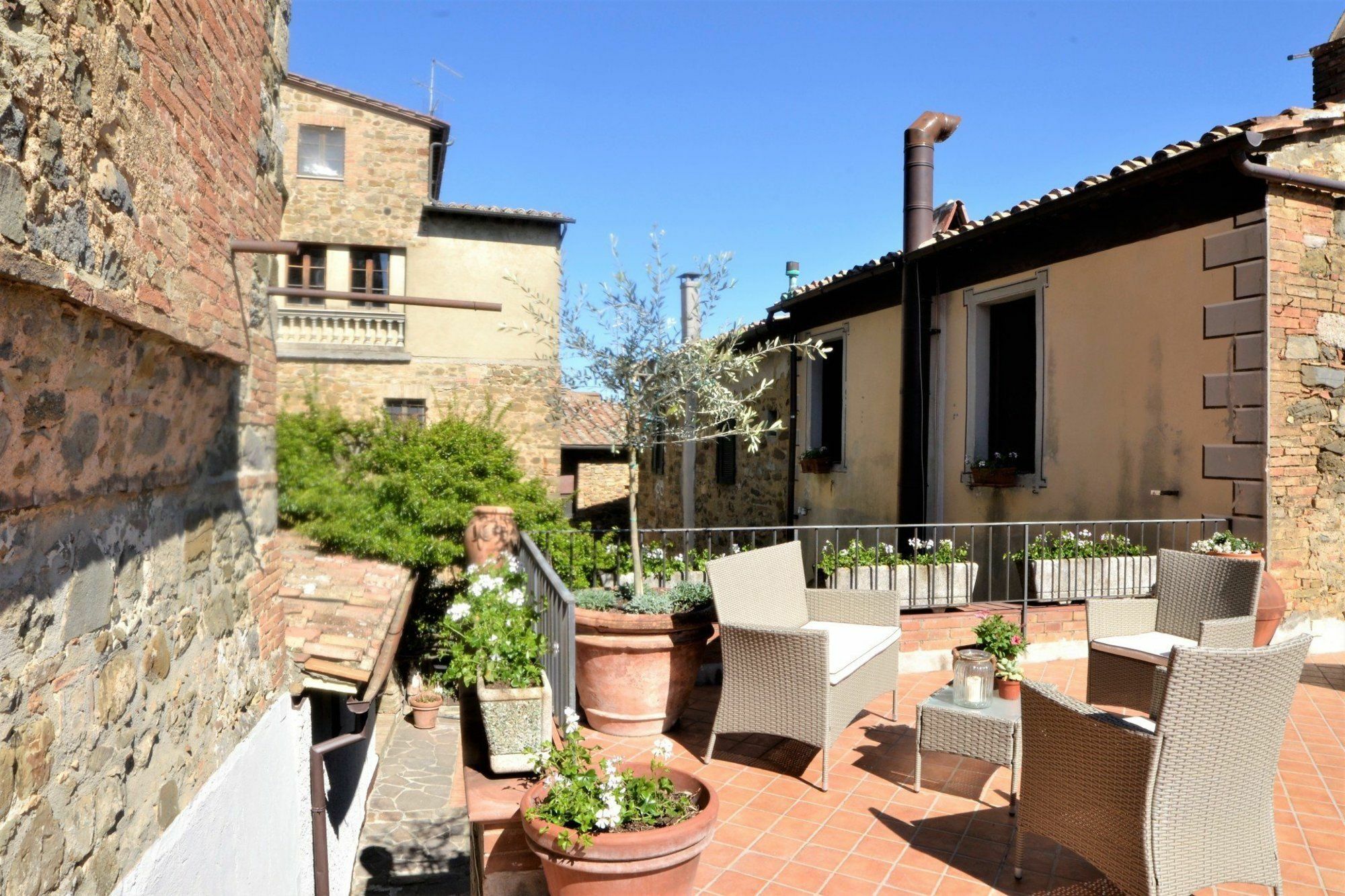 Bed and Breakfast Il Palazzo Del Cardinale à Montalcino Extérieur photo